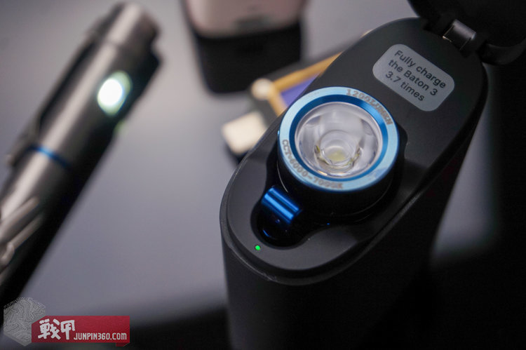 开启无线充电时代，OLIGHTBaton3手电尊享版