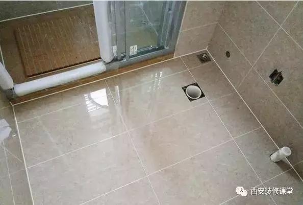 装修后卫生间地面潮湿怎么快速干,如何解决卫生间潮湿问题