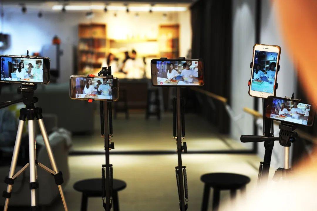 辛巴直播带货视频,如何评价辛巴直播带货