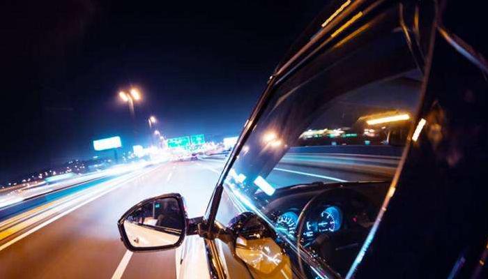 车灯事故频频,夜间车灯太暗引发的事故