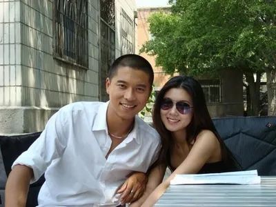 娱乐圈夫妻低调恩爱,李小萌与王雷吻戏视频