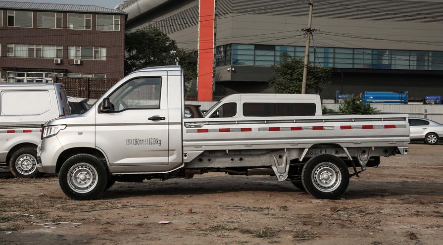 五菱荣光新卡今年最新版,五菱荣光新卡需要办理营运证吗