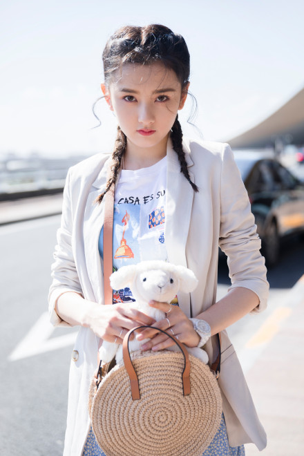 鞠婧祎宋祖儿同款,宋祖儿鞠婧祎杨幂机场