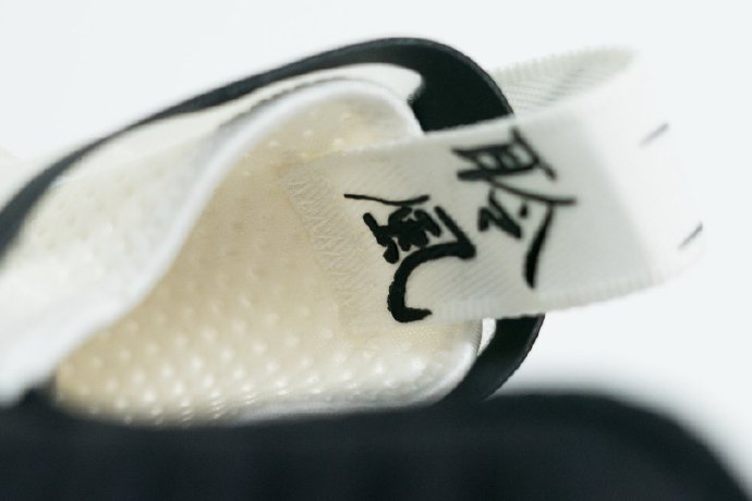 你没见过的安踏!走秀款曝光:中底霸气,系带方式新奇,霸气侧漏