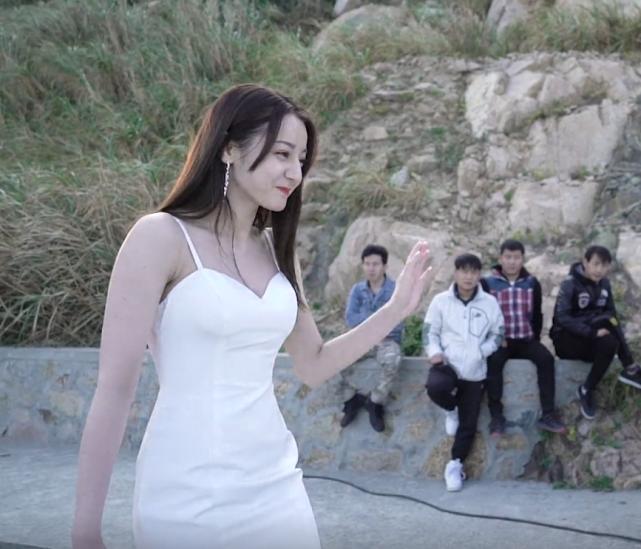 迪丽热巴笑场反应,迪丽热巴拍戏现场各种搞怪