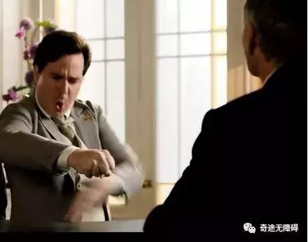 我，一个风流倜傥的多金富商，爱上了一个残疾人