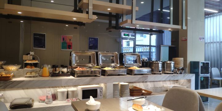 丽枫酒店商务和豪华怎么选,中端连锁酒店丽枫全季