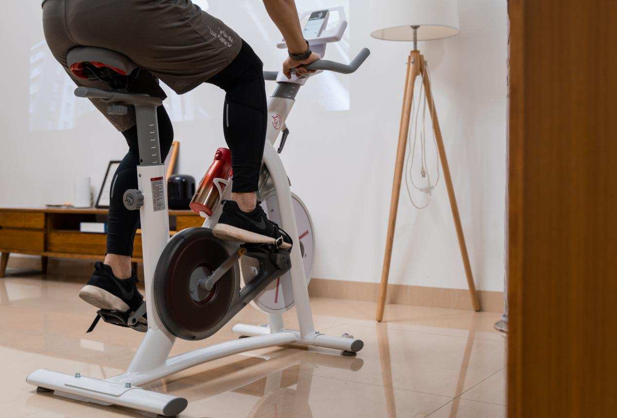 解锁宅家运动的更多乐趣:野小兽动感单车S1体验