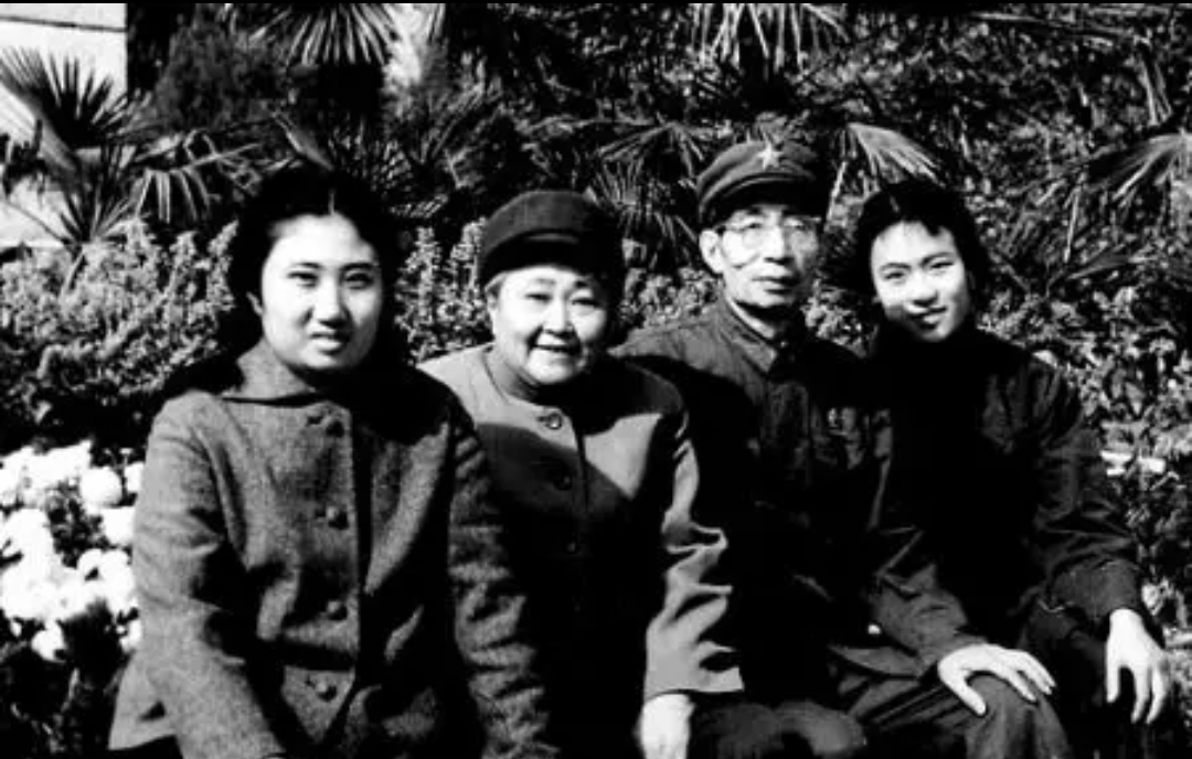 开国上将傅钟的夫人和子女