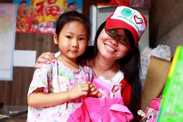 这些照片背后有什么故事,这些照片背后的心酸