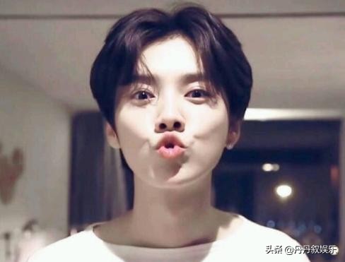 鹿晗秀气美照,鹿晗长得好秀气