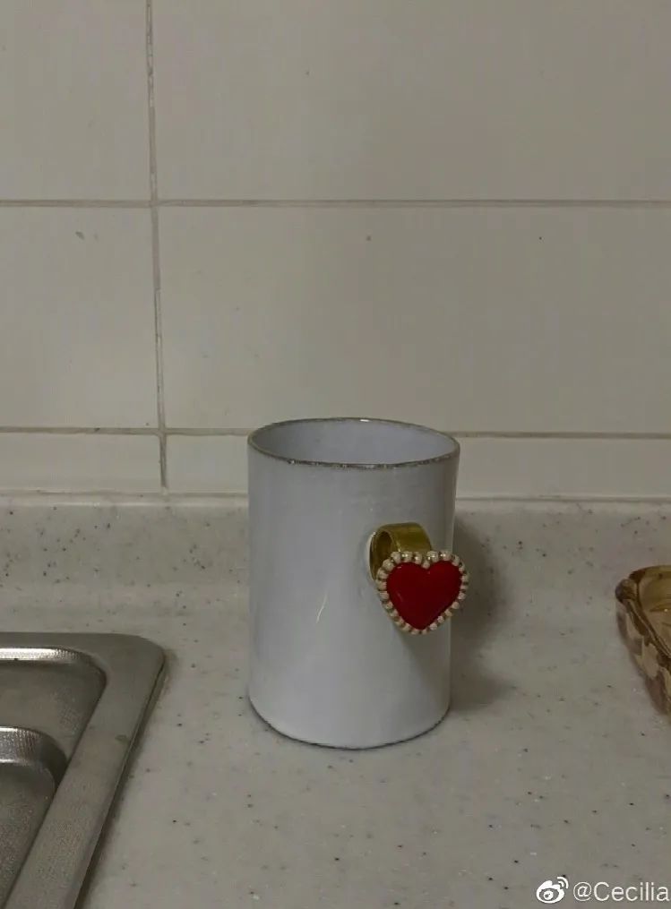 宋妍霏的潮流穿搭,宋妍霏一个被演技耽误的时尚博主