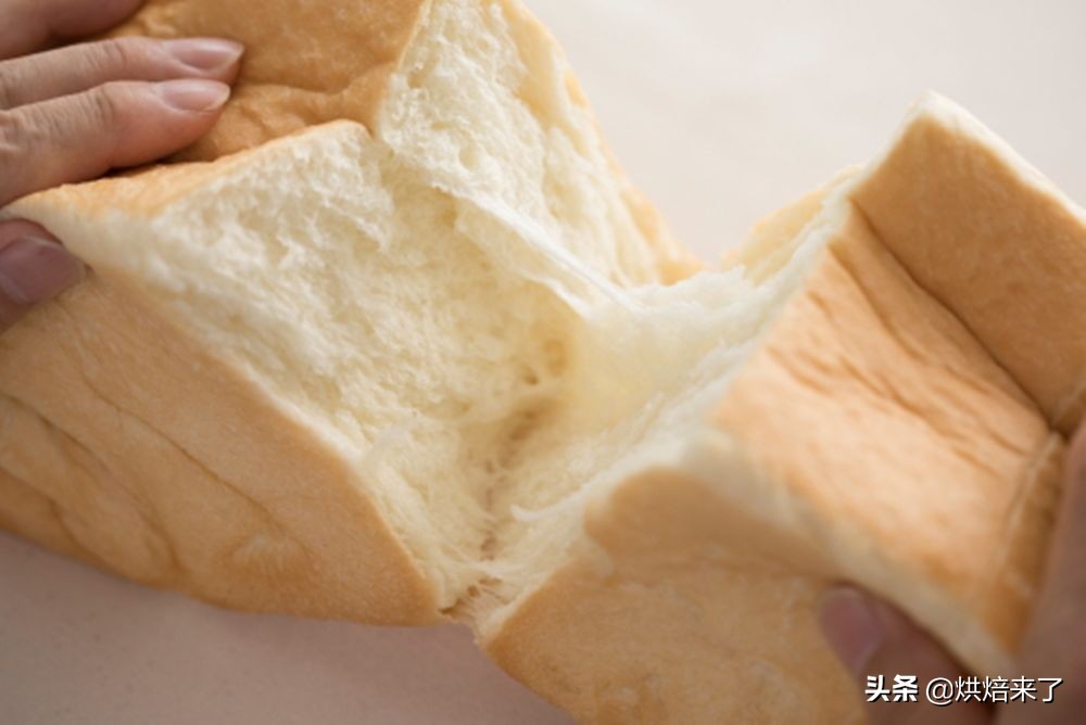 在家就能做松软的北海道牛奶吐司,北海道吐司奶香浓郁柔软拉丝