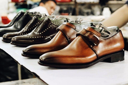 皮鞋不跟脚的处理方法,皮鞋不跟脚怎么办妙招