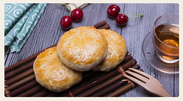 不用去云南也能吃到正宗鲜花饼了,没去过大理却吃到了大理鲜花饼