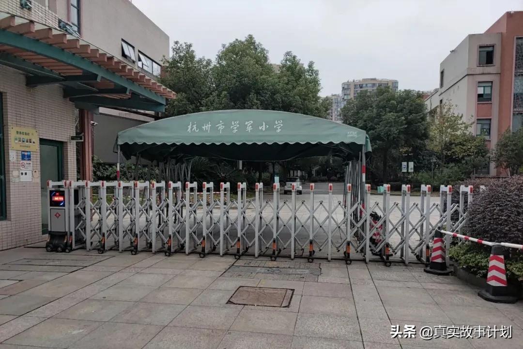 故事：杭州学区房“孟母群”：为保卫房价，互助「鸡娃」的家长们