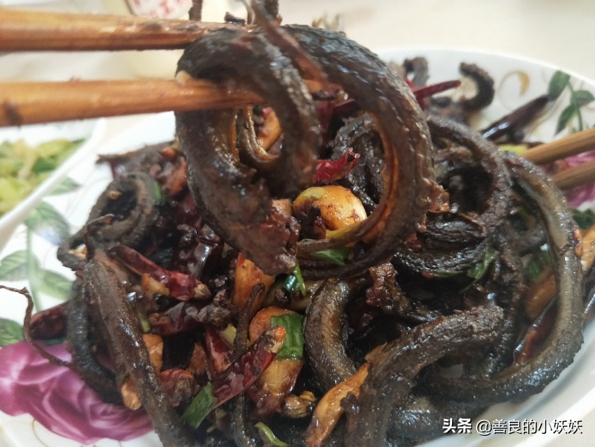 盘龙鳝鱼最正宗的做法,怎样做不过油的香辣盘龙鳝鱼