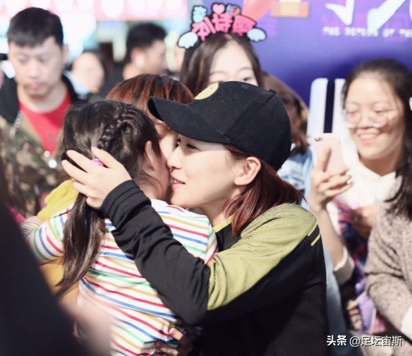 刘诗雯亲闺蜜,刘诗雯与队友拥抱