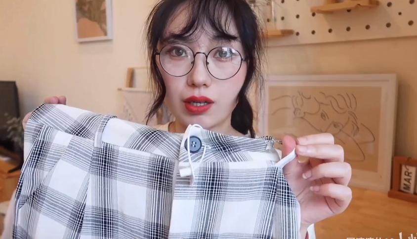 张大奕和雪梨小雏菊碎花裙,网红店铺张大奕