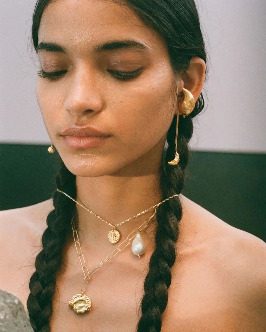 珍珠耳钉优雅永不过时,经典大方的耳钉