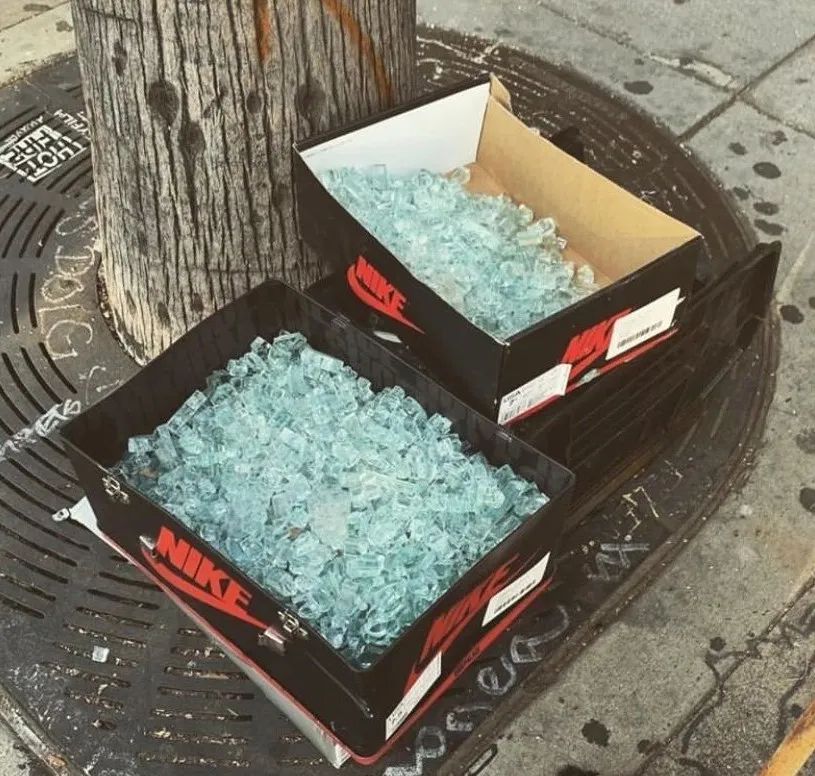 *砸抢打**是美区最新发售方式?黑人做代购真的狂