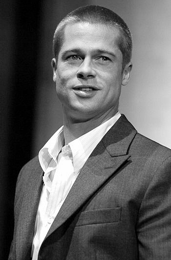 美国甜心魅力依旧！让皮特念念不忘的安妮斯顿当选最会赚钱女演员