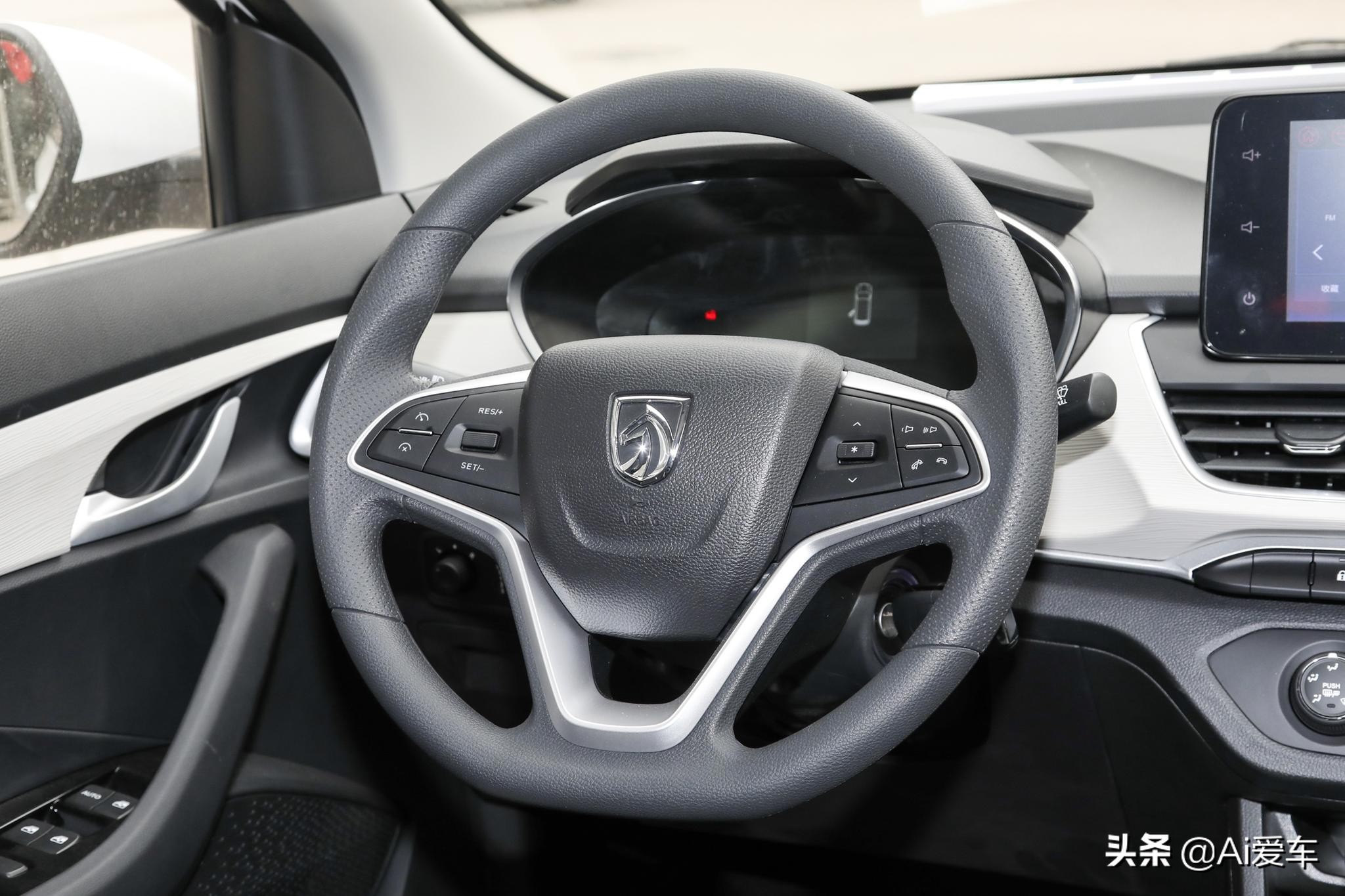 很便宜省油独立大6座MPV，自动挡家用，实用好养，实拍宝骏360