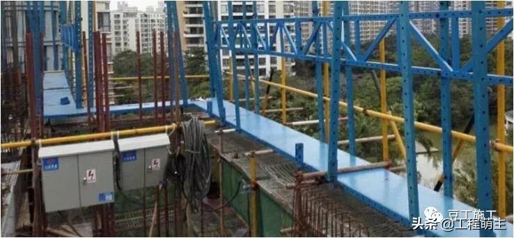 拆除爬架后外墙怎么施工,爬架拆除一般在封顶后多久