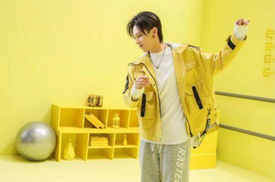 佟丽娅同款伯希和冲锋衣质量好吗,伯希和佟丽娅同款紫色冲锋衣测评