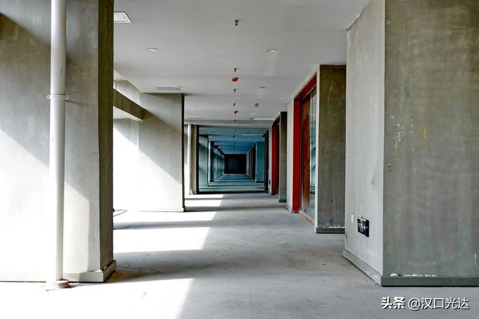 闹市中又一处年轻人文创新乐园——“大智*界无**·空中小镇”