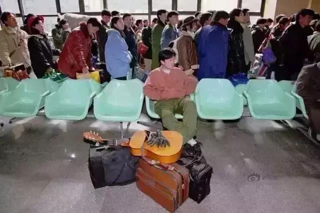 春运回家有多难视频,渐行渐远的孤单的旅途