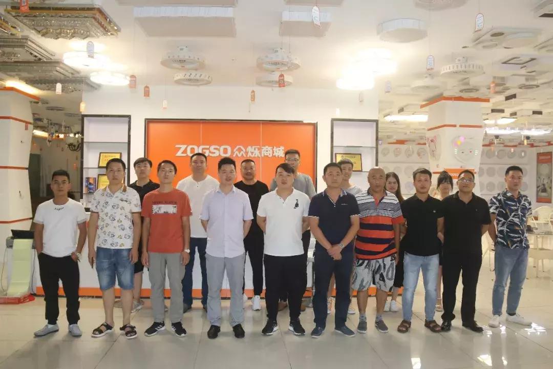 众烁云仓灯饰,灯饰现货平台招商