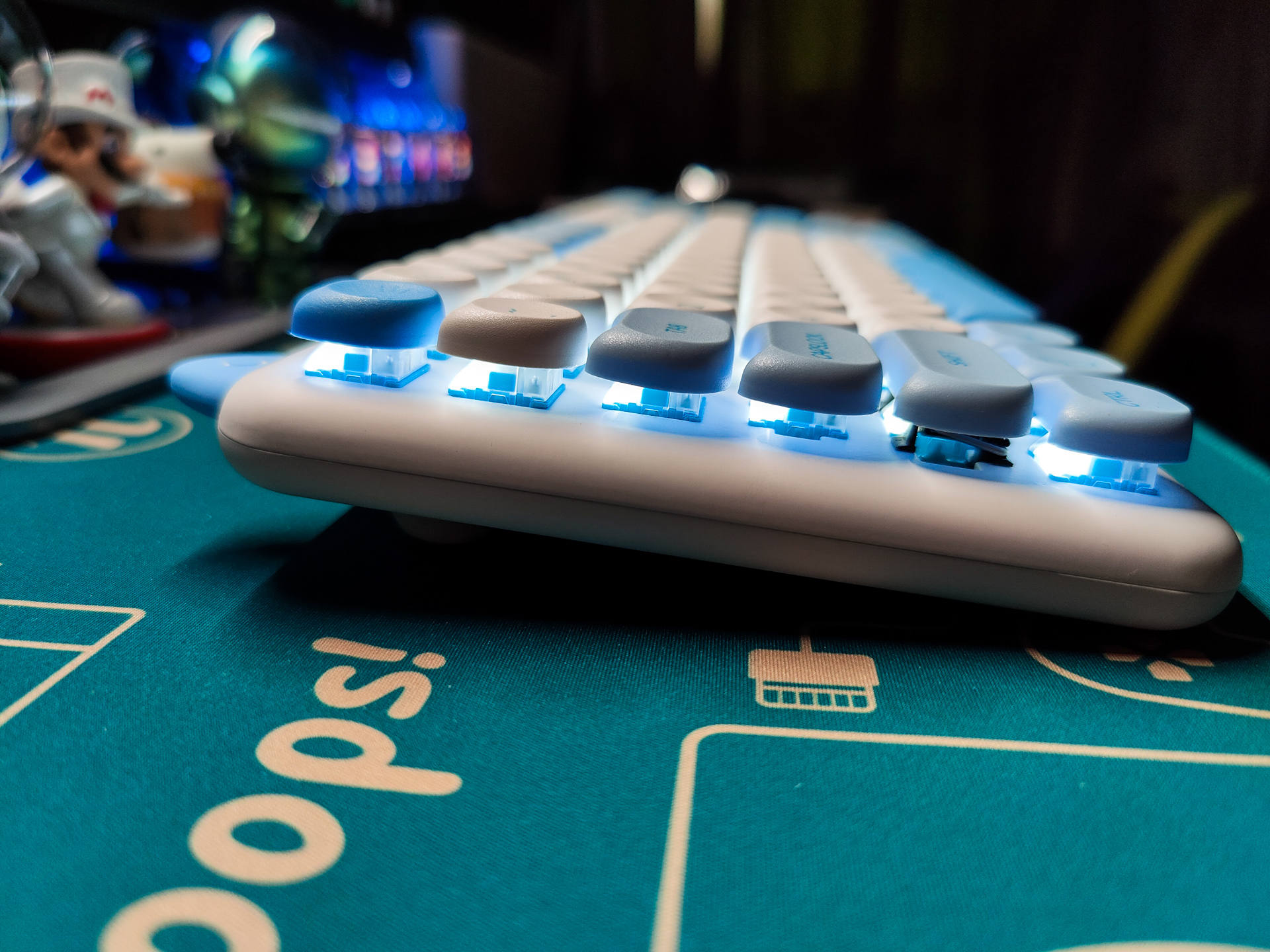 给领导迟到的礼物——IQUNIXM80萌萌波斯简单晒