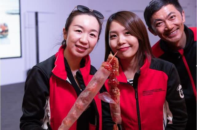 保时捷911冰面上漂移,保时捷汽车911玩雪