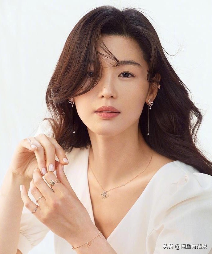 脸上有痣较多的女人,脸上有痣的女人面相