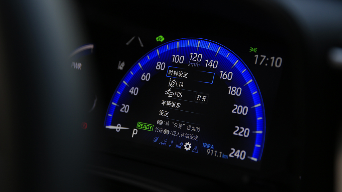 2020款卡罗拉双擎精英版试驾视频,卡罗拉双擎天青石2019款试驾