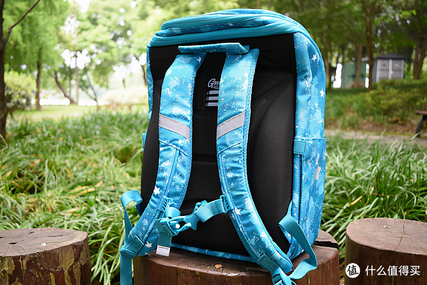 别让孩子输在起跑线，背上GMT for Kids挪威小方包，轻便 舒适 充裕