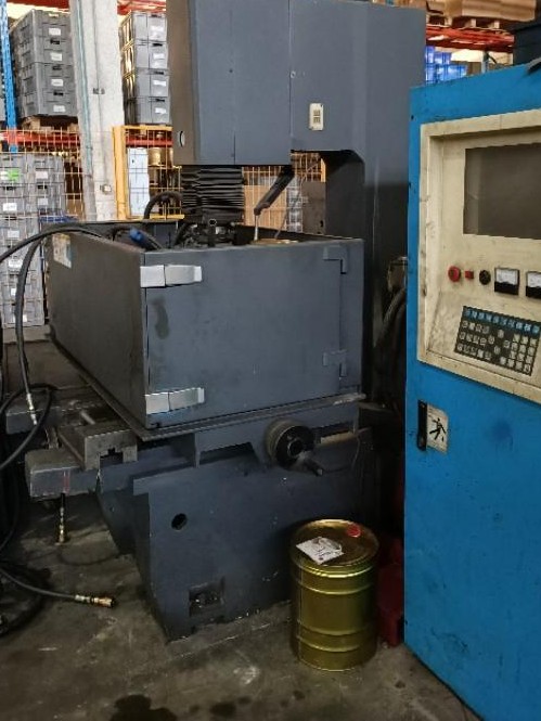 开模具厂做模具有多赚钱,私人开个模具小工厂赚钱吗