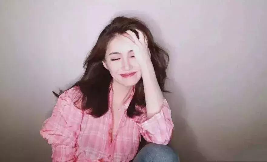 男士在家diy卷发,超级有质感的卷发