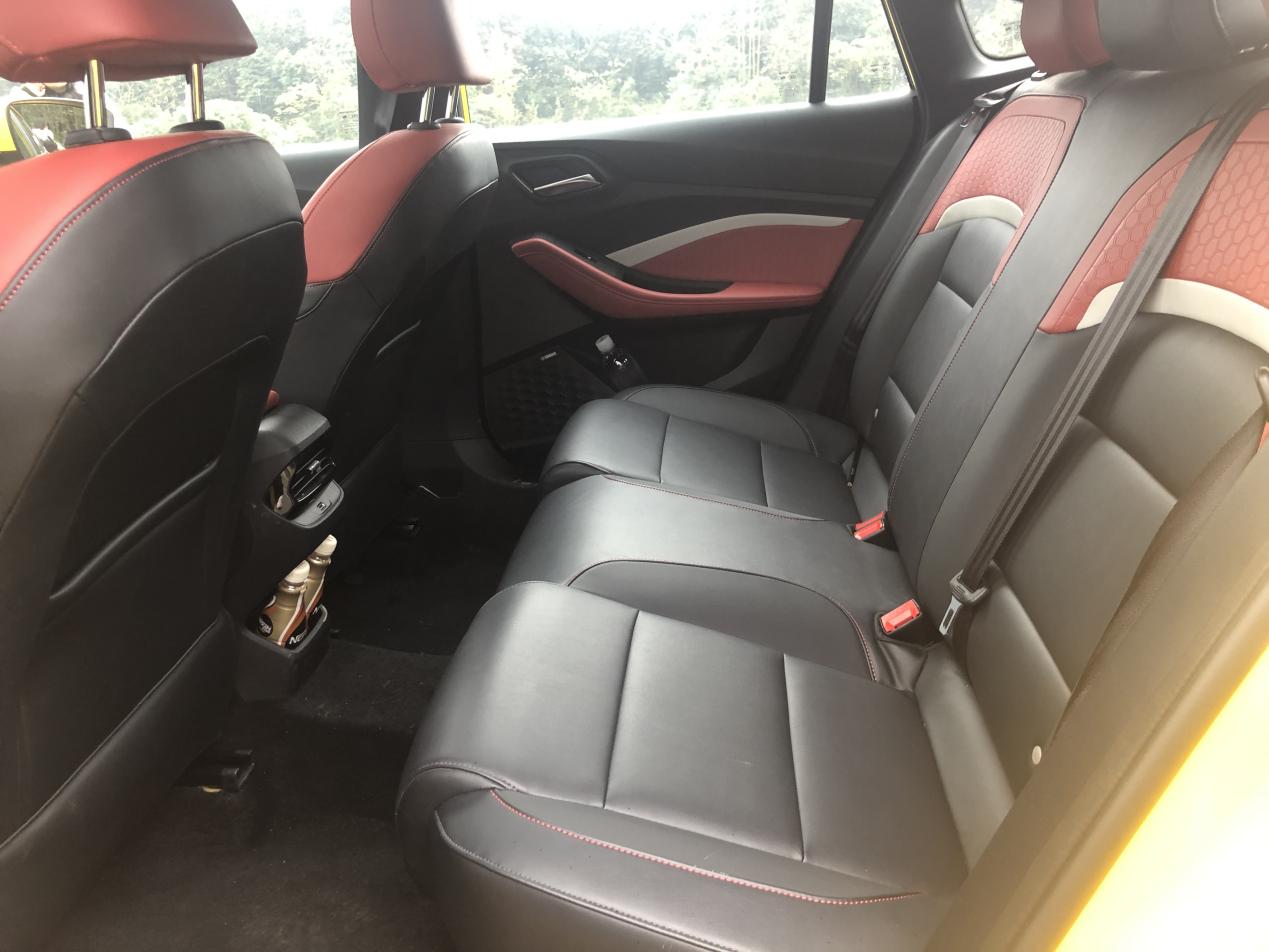 名爵五电子挡把爬坡怎么使用,名爵5亮点