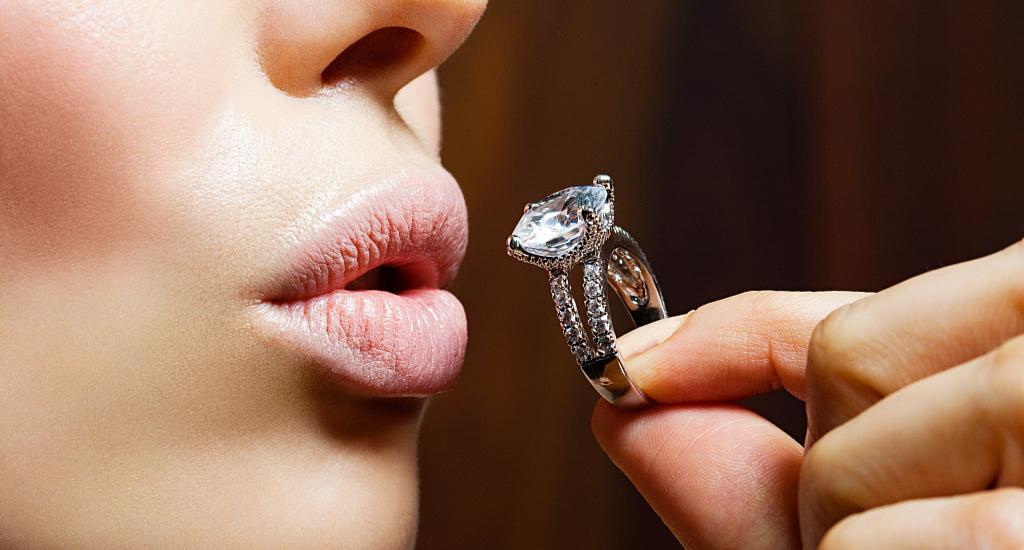 钻石的世纪营销，有人说是*局骗**？该怎么看？