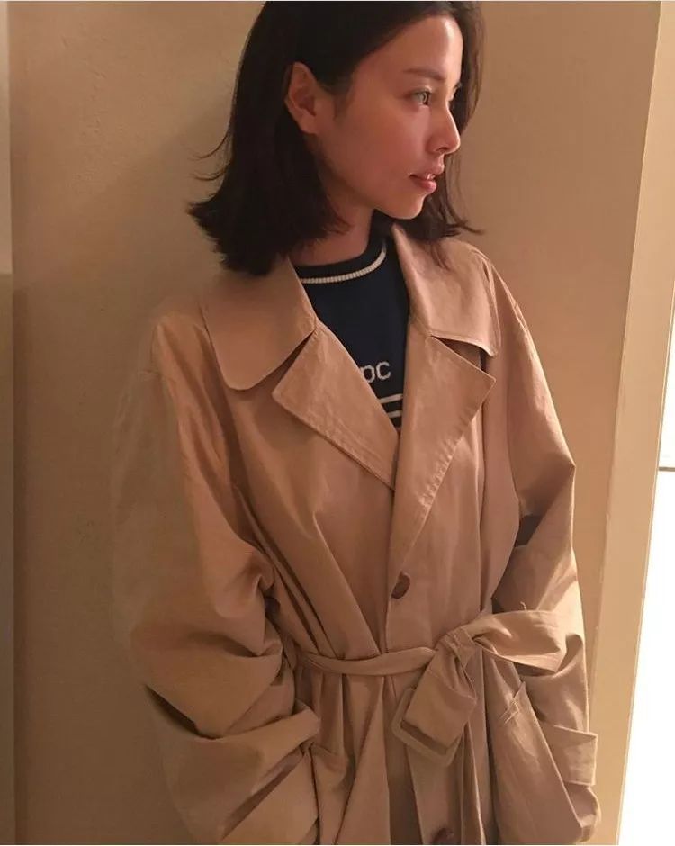 韩版风衣怎么穿最好看,这个春天的美丽穿搭