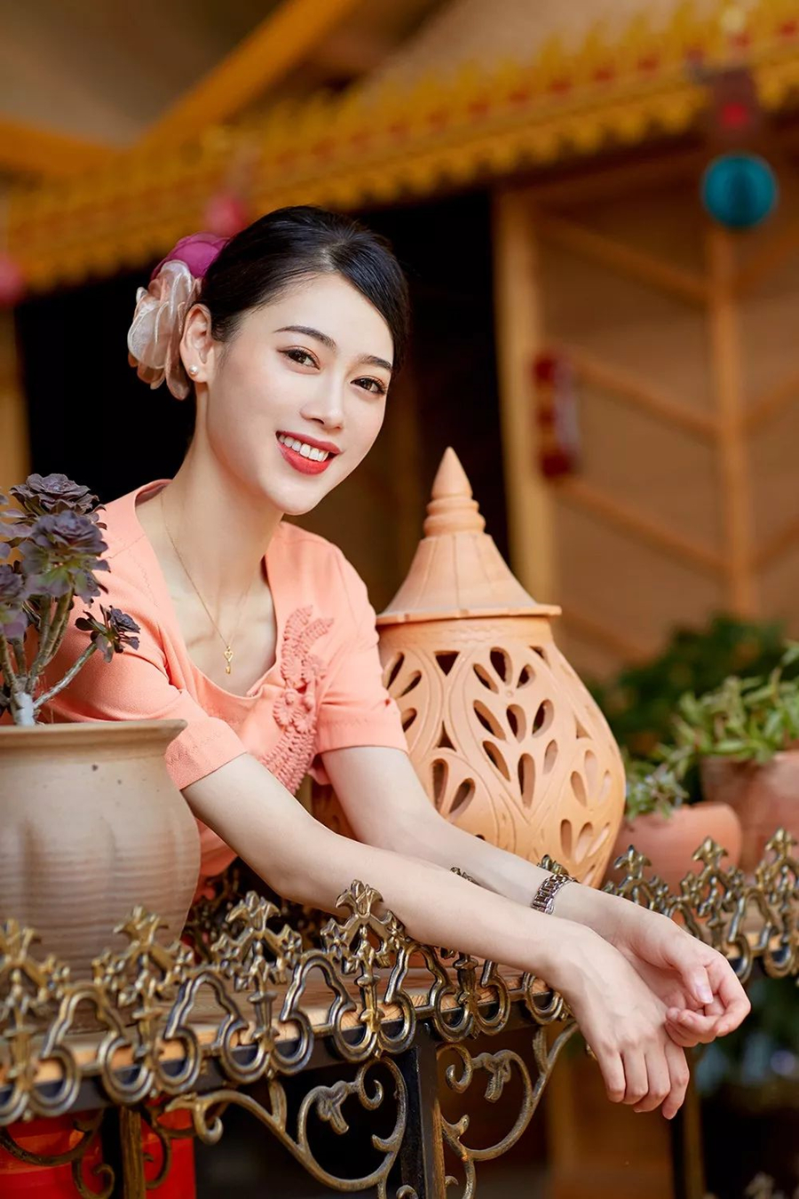 中国国际航空历代空姐制服,瑞丽航空空姐制服