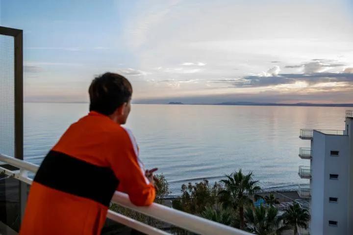 60余天无家可归，一支武汉职业足球队的奇幻漂流记