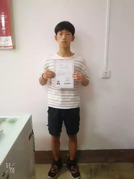 萌新揭秘快来晒录取通知书吧,萌新录取通知书合照