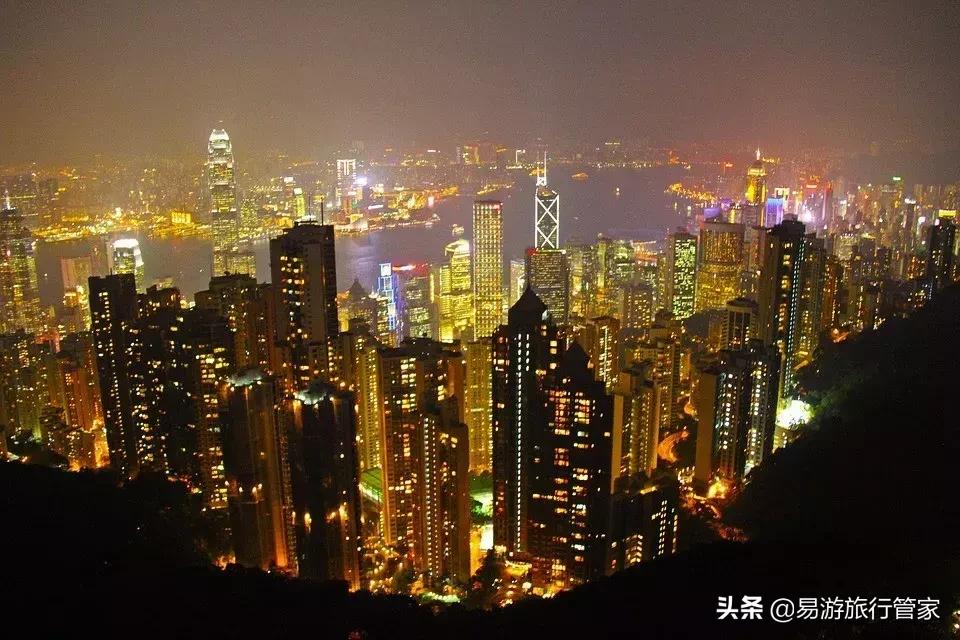 什么时候买东西打折,什么时候去买打折的衣服便宜