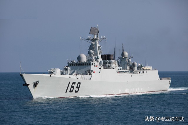 052D系列驱逐舰排水量,排水量达到了12万吨