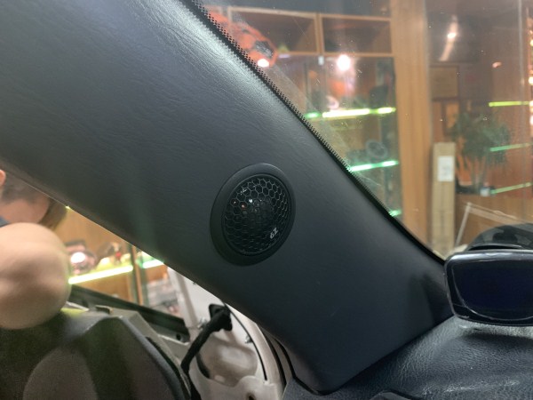 容桂尚韵—丰田霸道改装魔立方DSP6声音甜美清脆