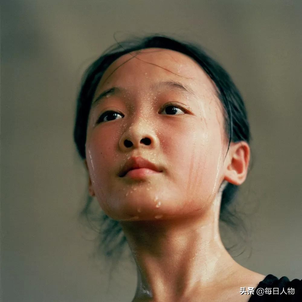 日本摄影师给中国儿童拍照,著名摄影师回忆第一次给孩子拍照