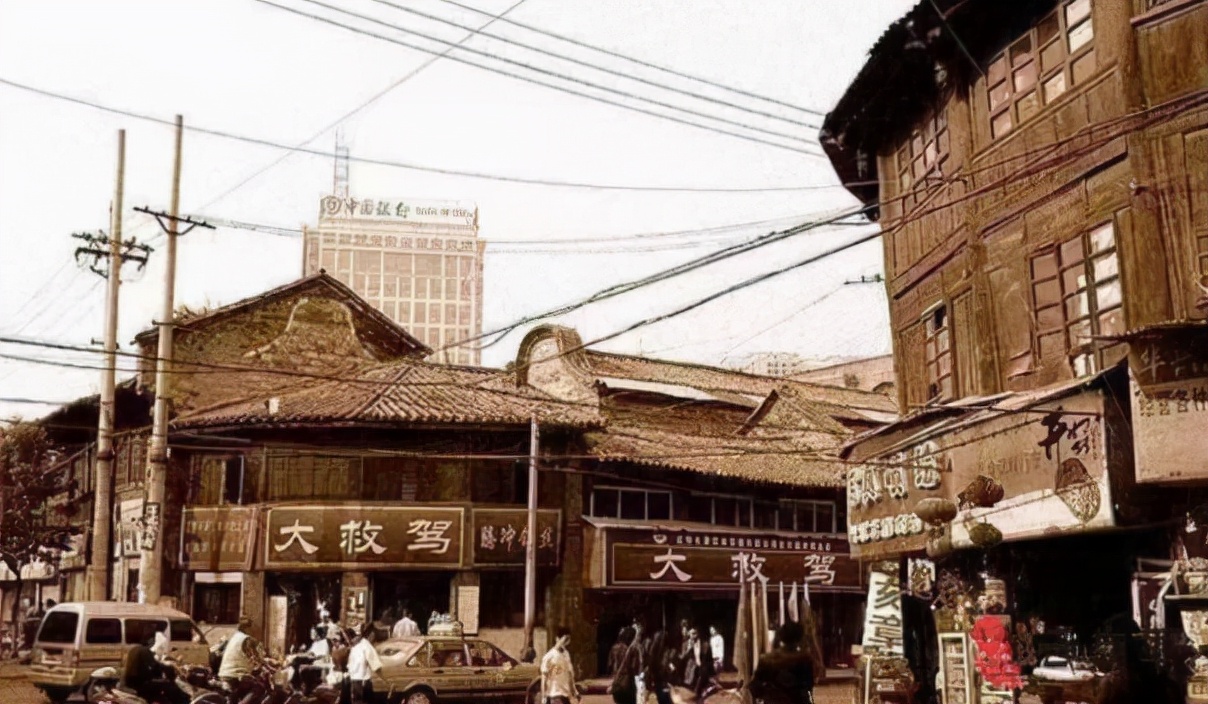 景星街花鸟市场美食,景星街花鸟市场文玩